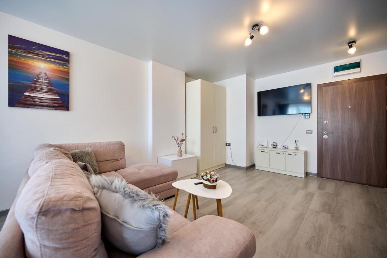 Apartmán Palmas - Pool By N10 Năvodari Exteriér fotografie